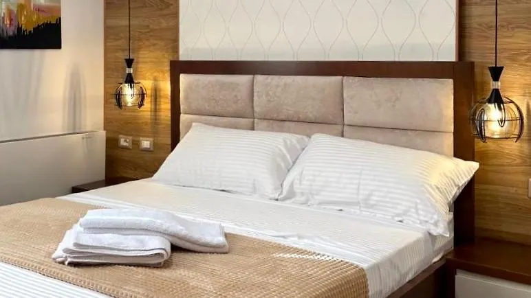 بيت ريفي Triena Rooms فيير ألبانيا