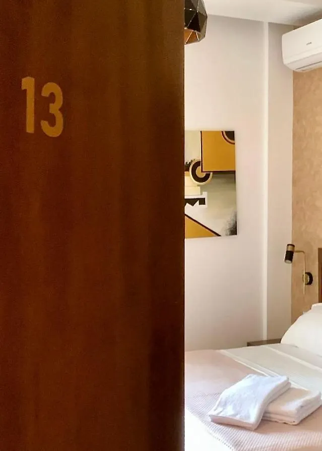 بيت ريفي Triena Rooms فيير